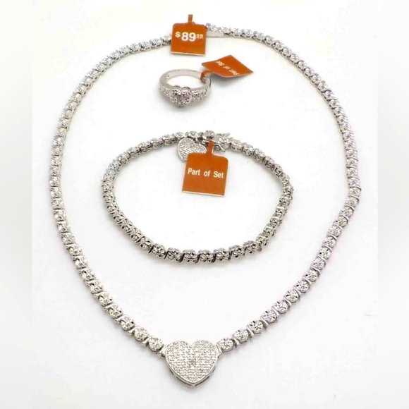 Jewelry - ***NEW*** HEART LADIES NECKLACE BRACELET AND RING SET